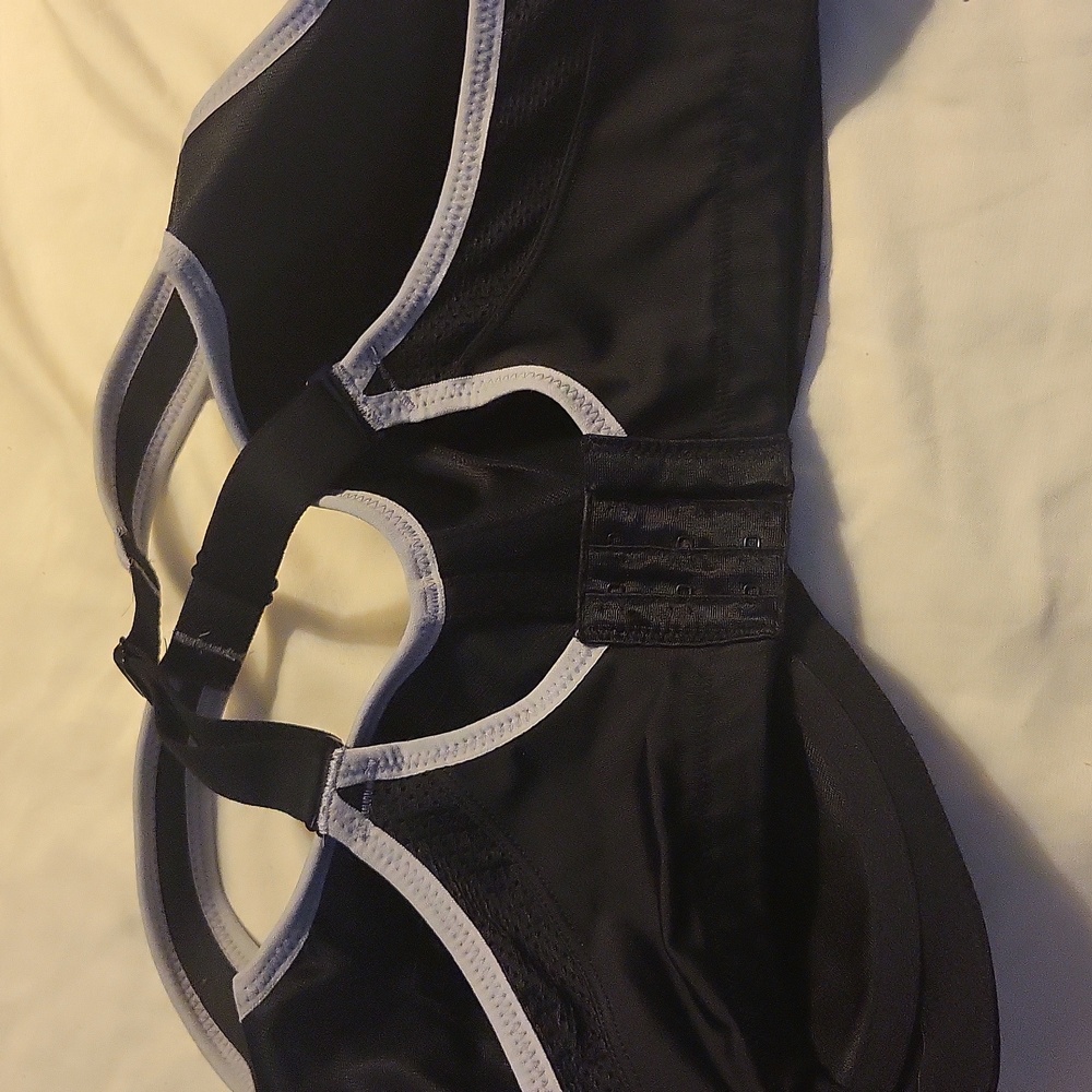 38 D Wacoal Underwire Bra - Picture 3 of 6